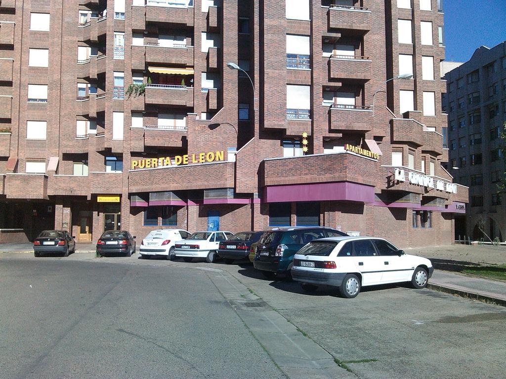 Apartamentos Turisticos Puerta De León Rom bilde