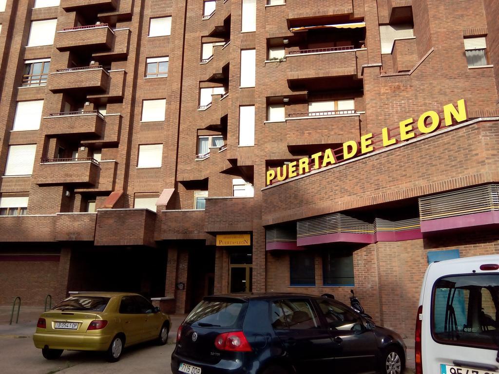 Apartamentos Turisticos Puerta De León Rom bilde
