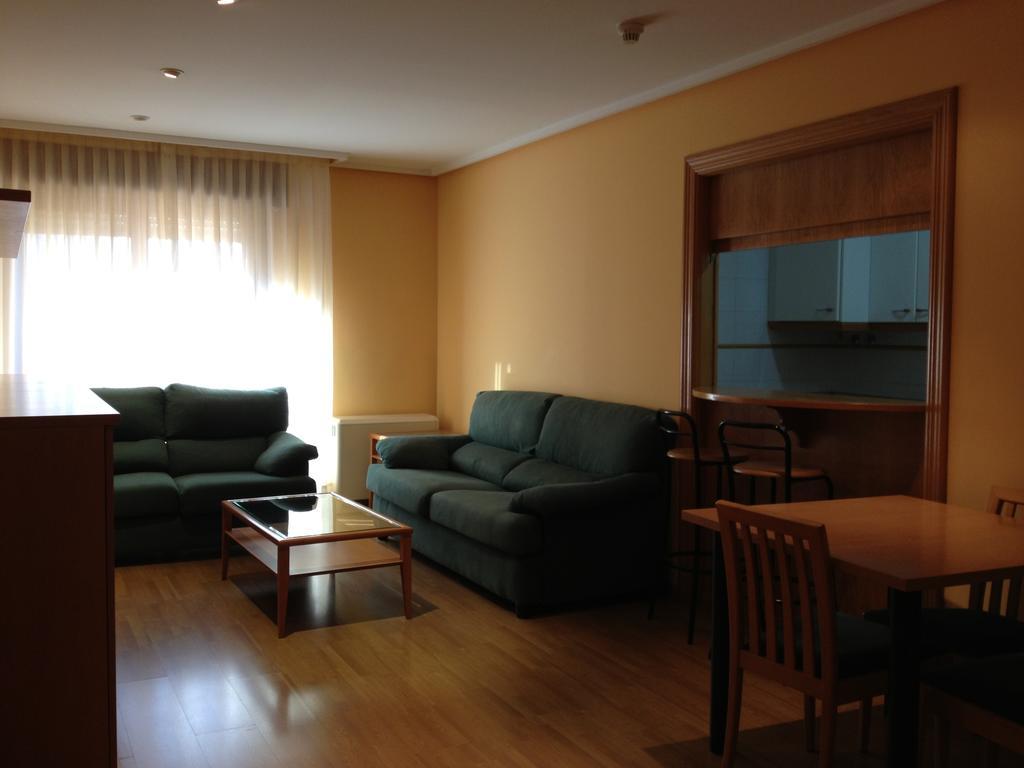 Apartamentos Turisticos Puerta De León Eksteriør bilde